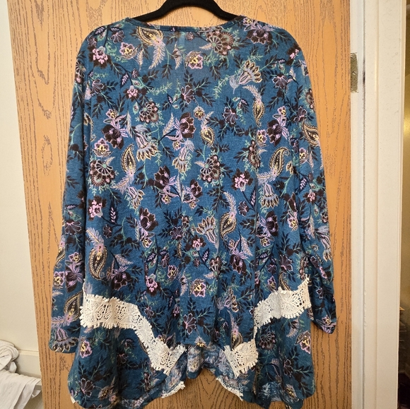 Tru Self 3x Paisley Floral top. - Picture 7 of 7
